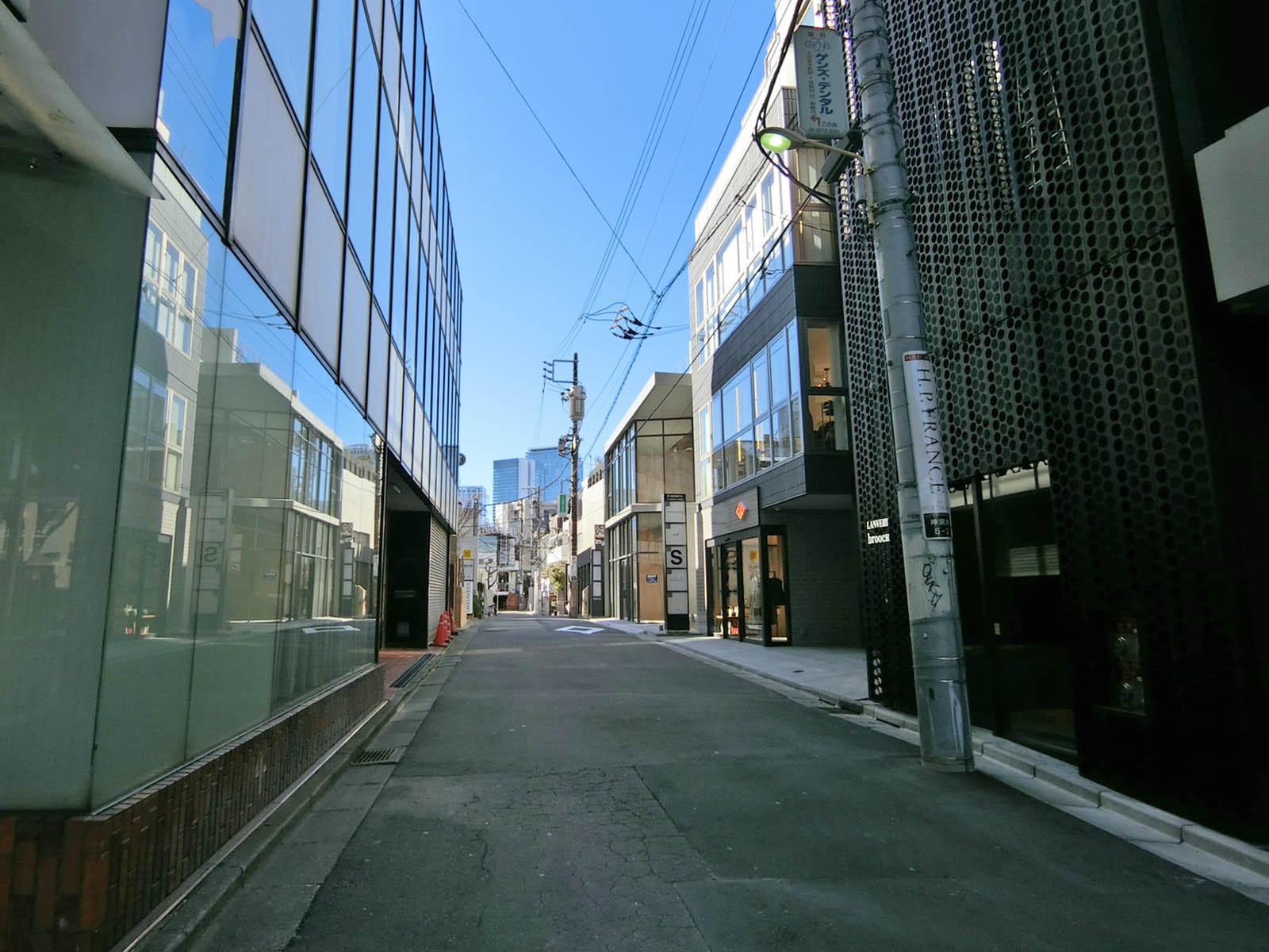 FPG Links OMOTESANDO 4前面の通り