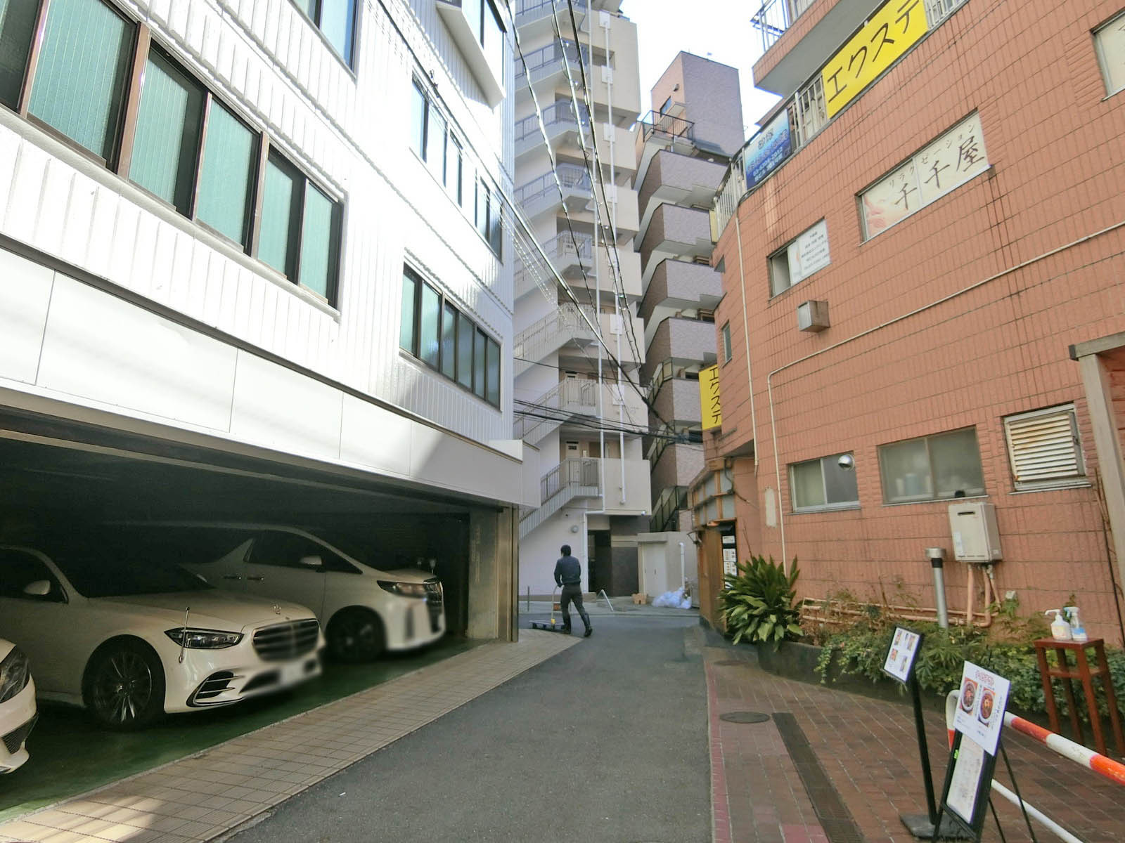 クランツ南新宿前面の通り