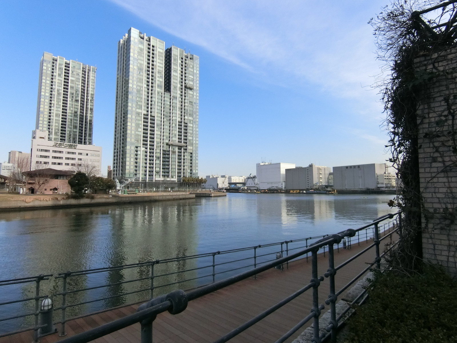 付近の天王洲運河