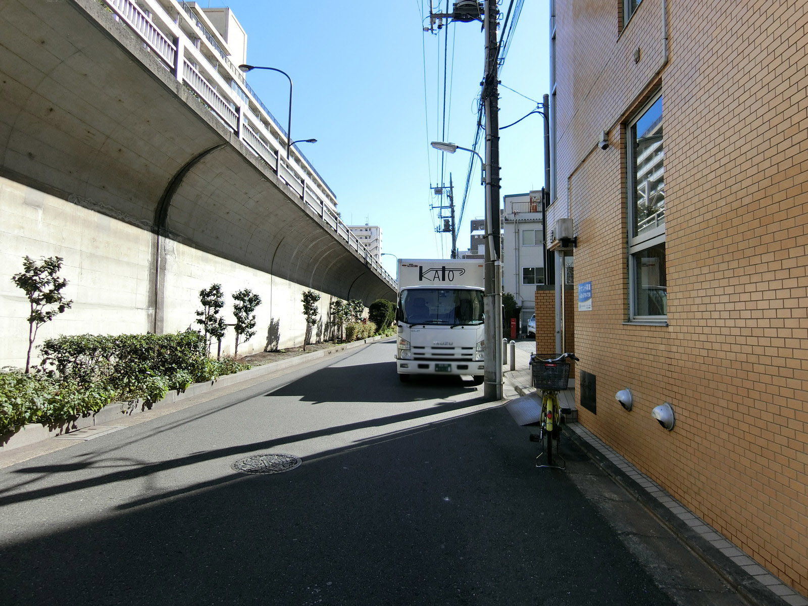 吉川ビル前面の通り