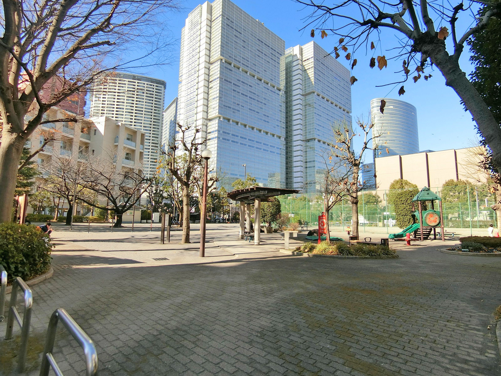 近くの品川区立東八ツ山公園