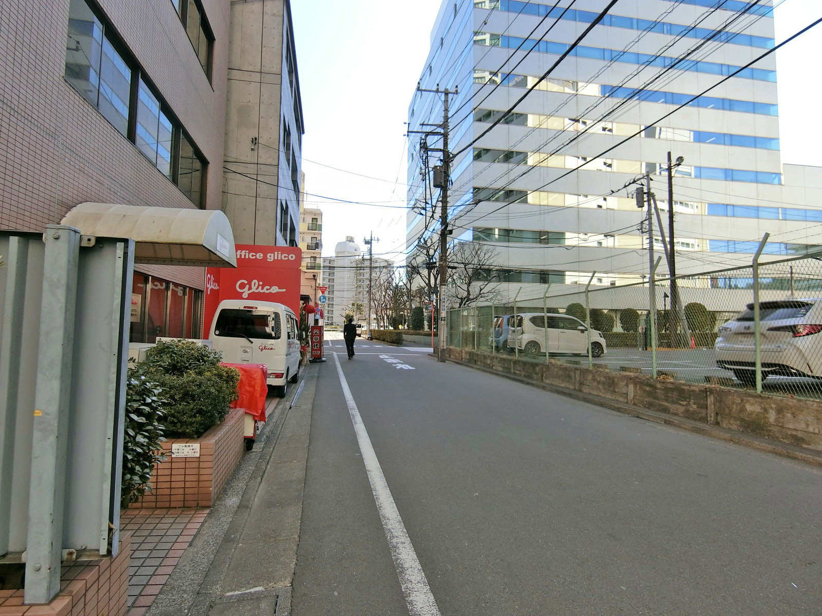 TCビル前面の通り