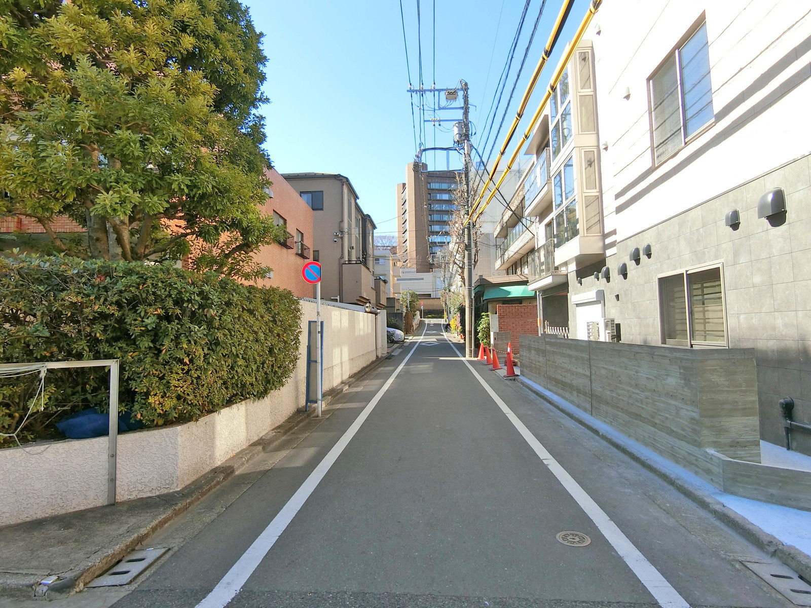 第2三好ビル前面の通り