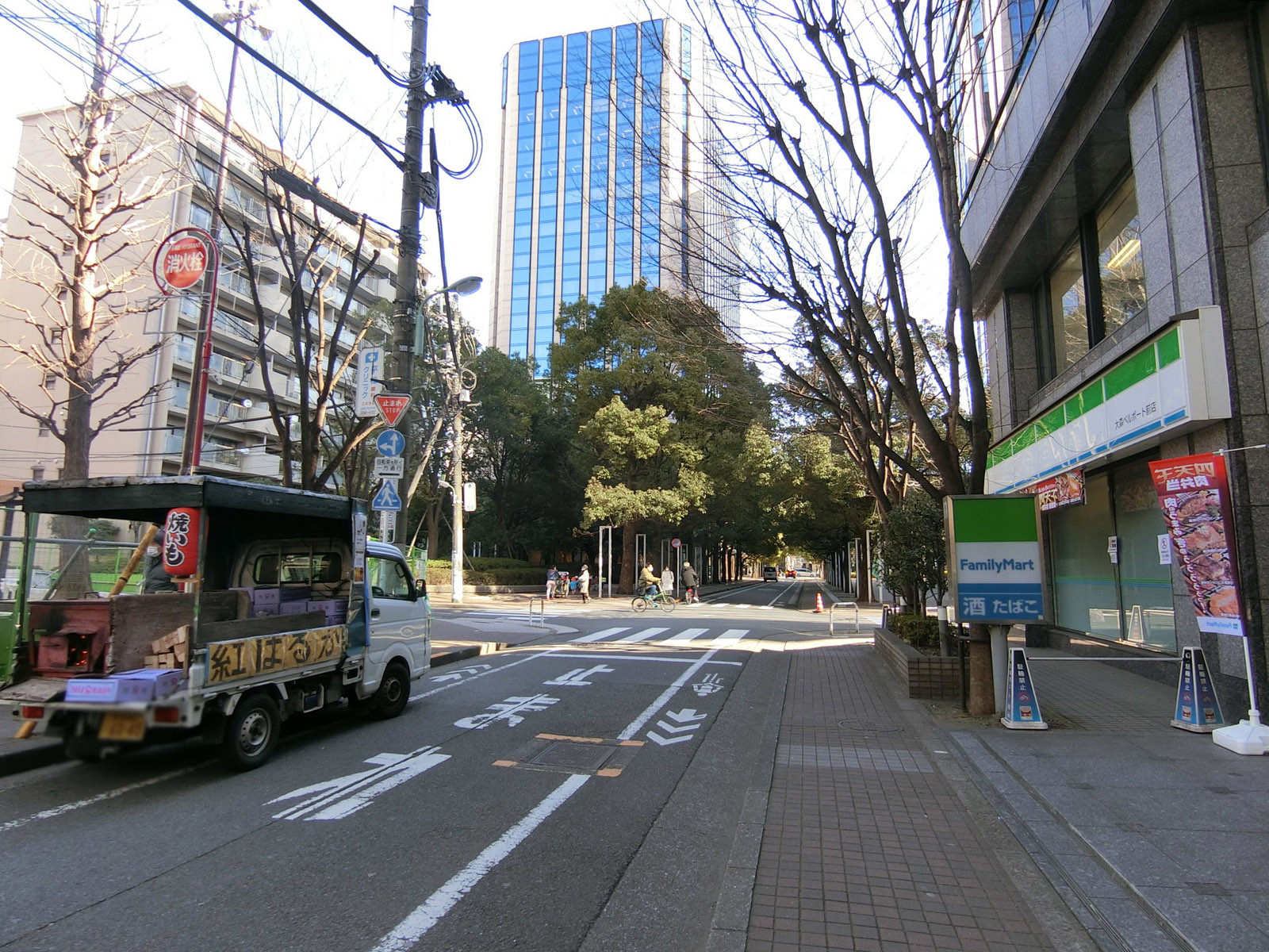いちご大森ビル前面の通り