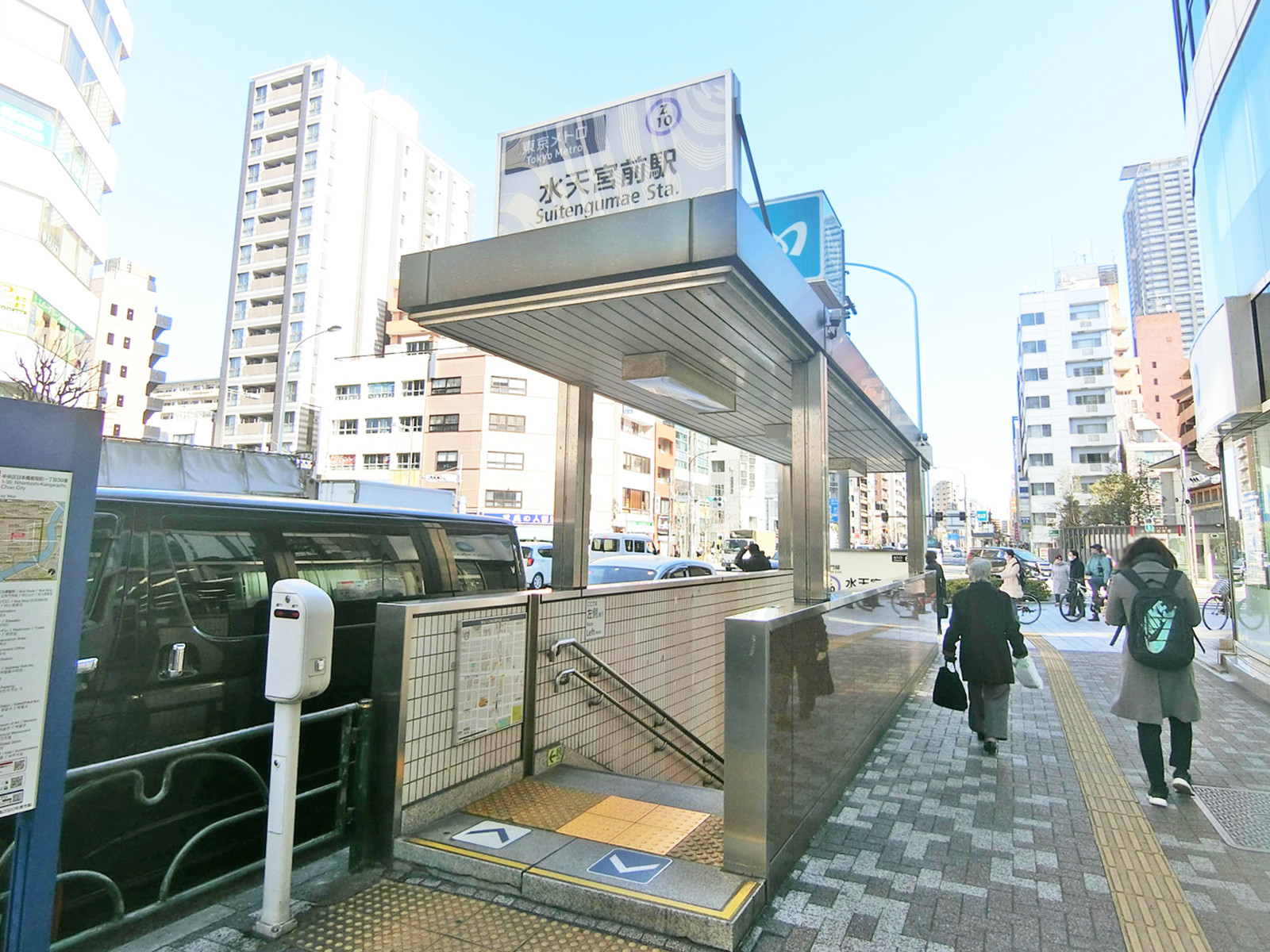 最寄りの「水天宮前駅」