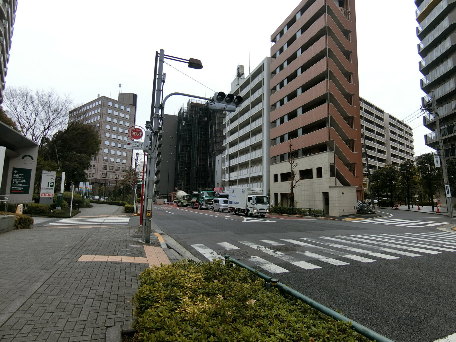 ゲートシティ大崎EAST前面の通り
