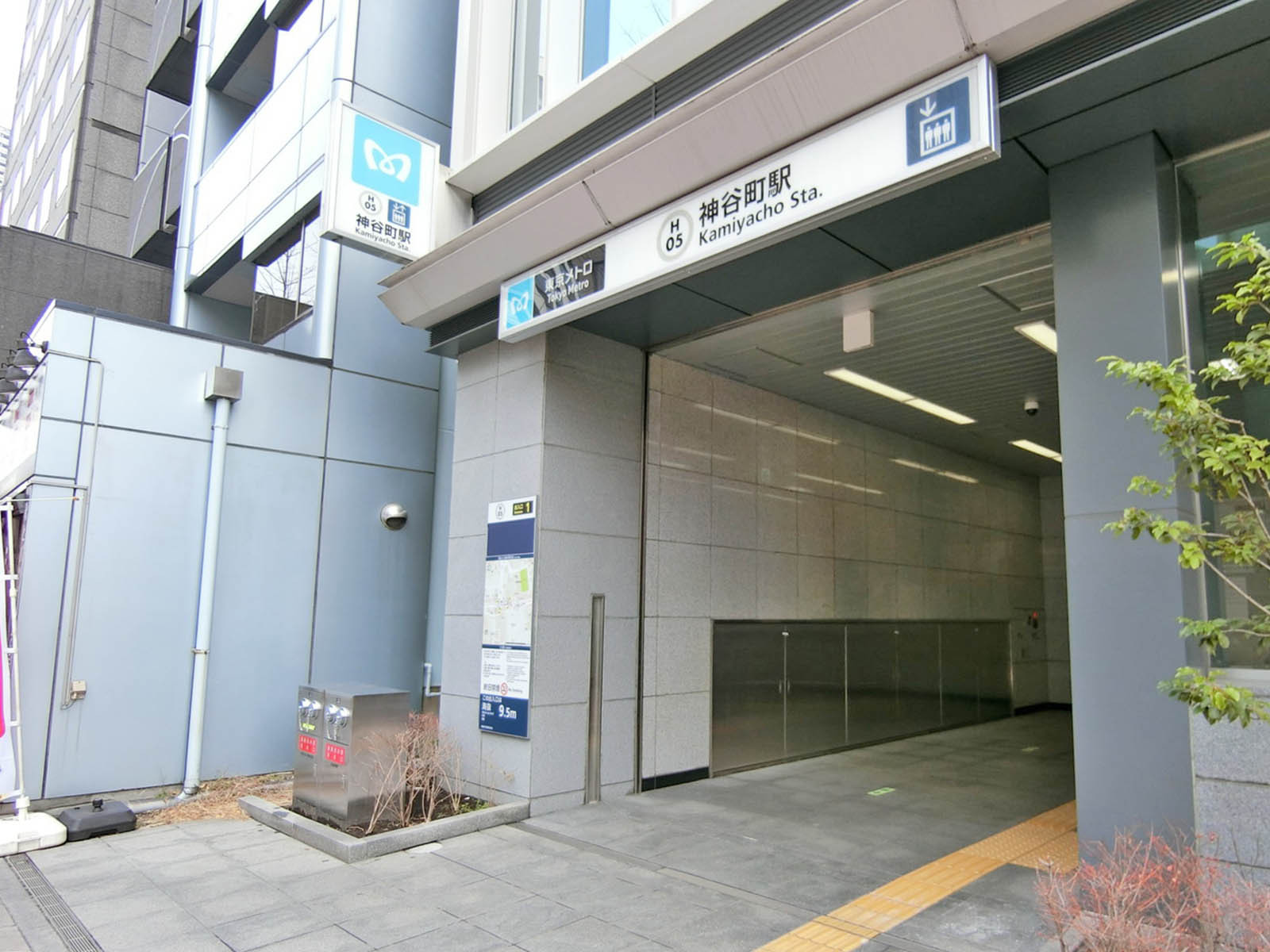 最寄りの「神谷町駅」