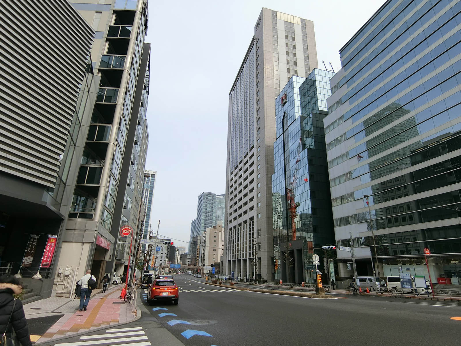 VORT神谷町2前面の桜田通り