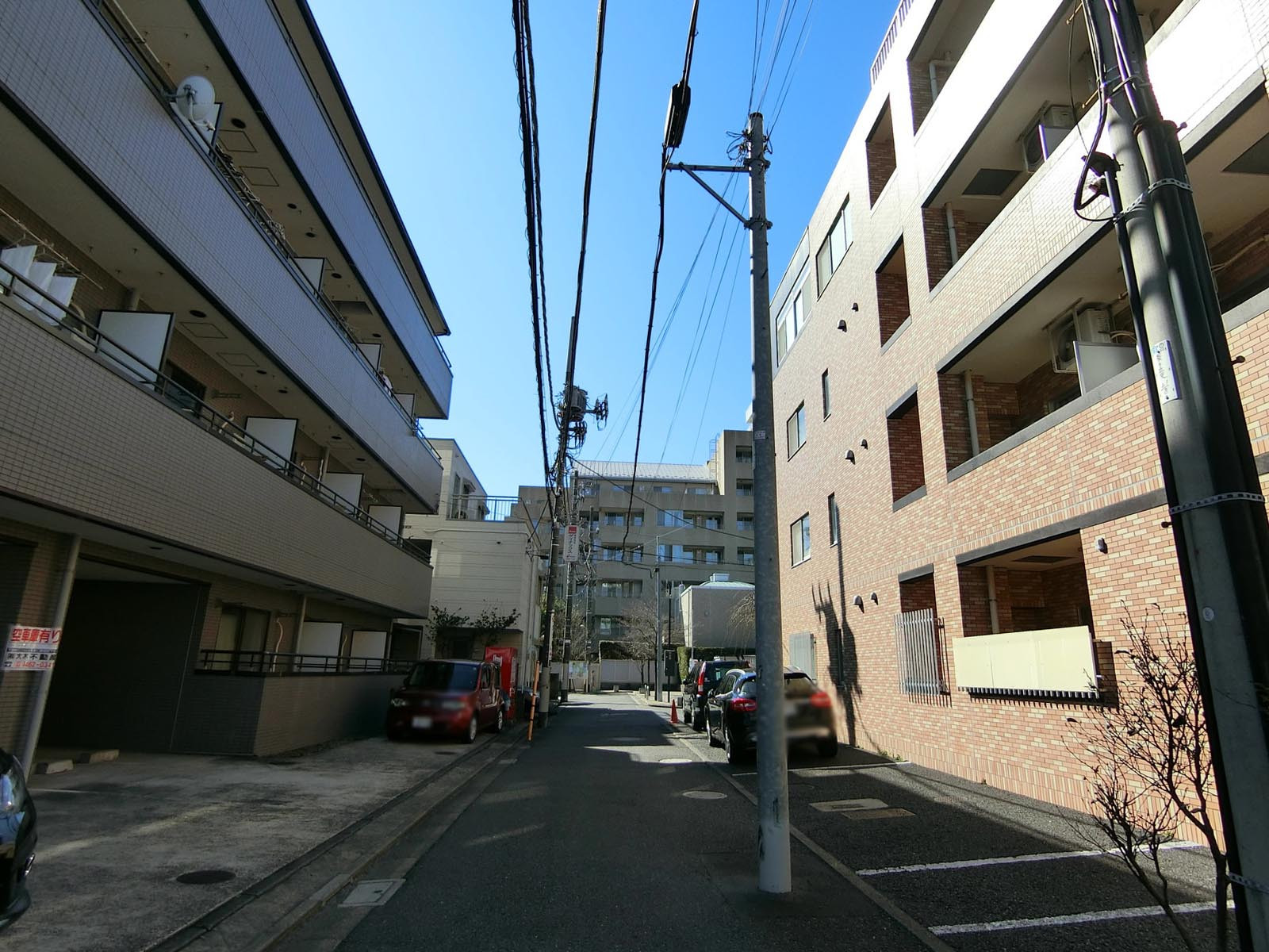 周辺は落ち着いた住宅街