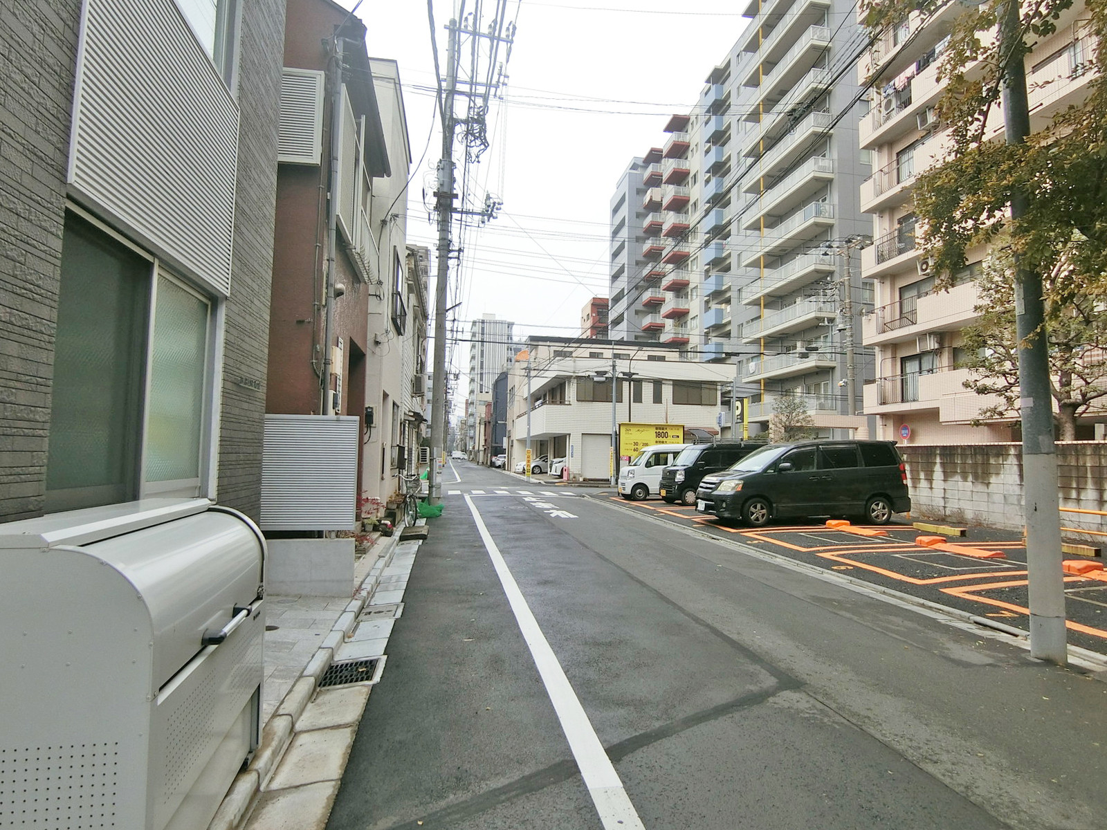 ドエル菊川前面の通り