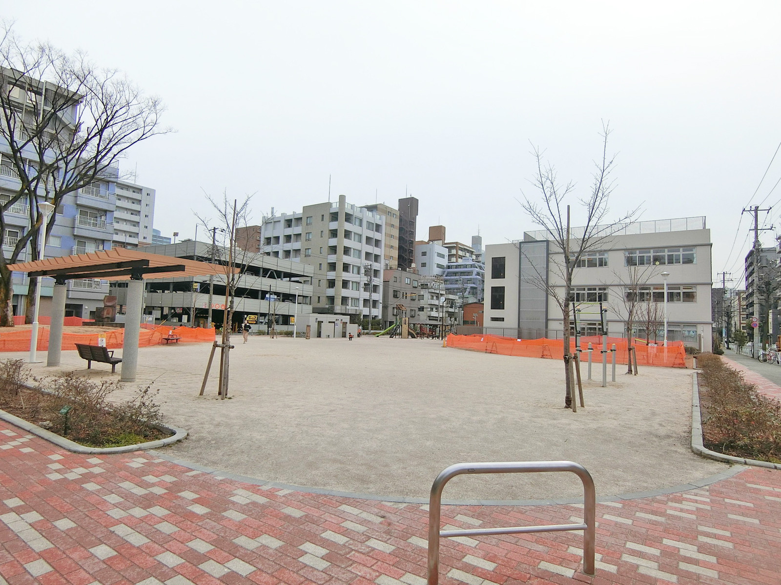 近くの公園