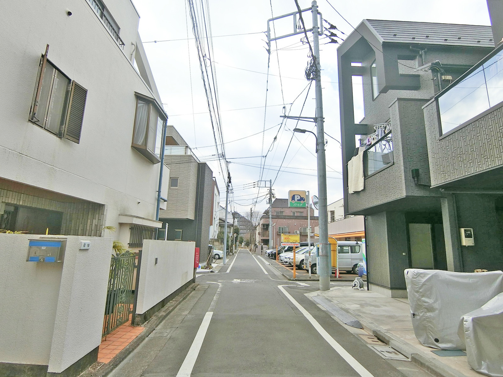 周辺は住宅街