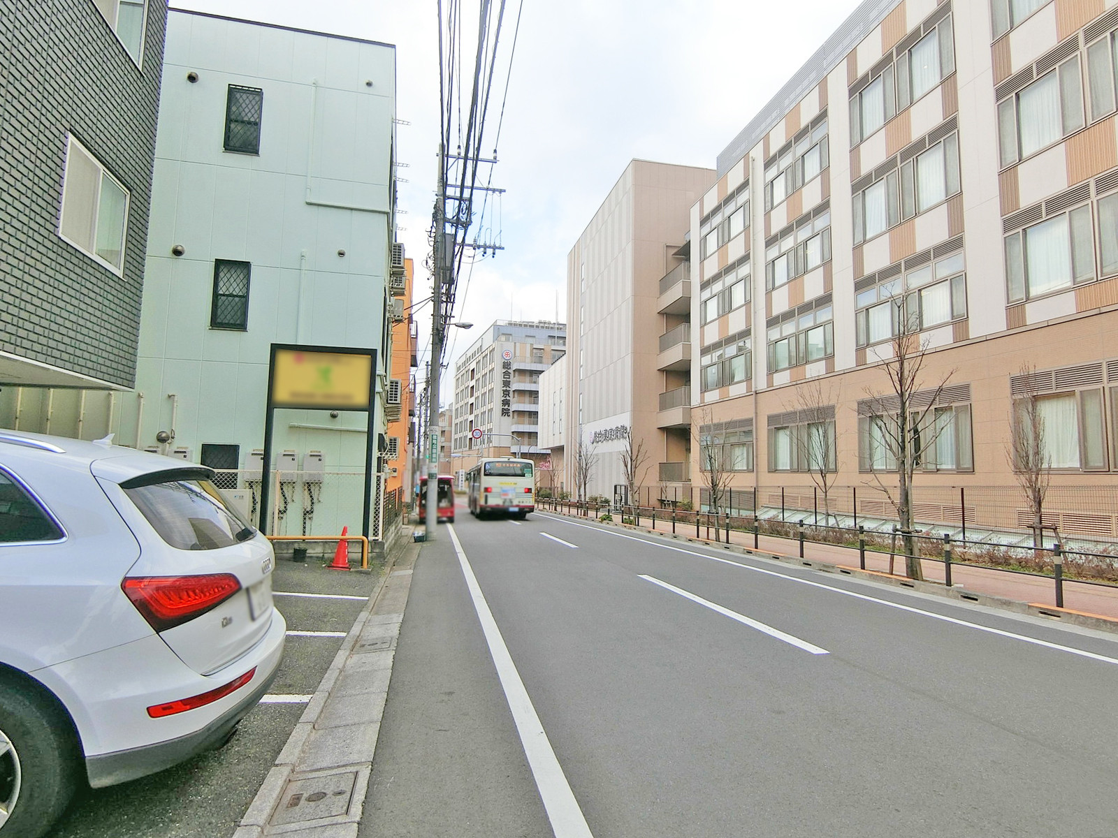 中野区江古田2丁目ビル前面の通り
