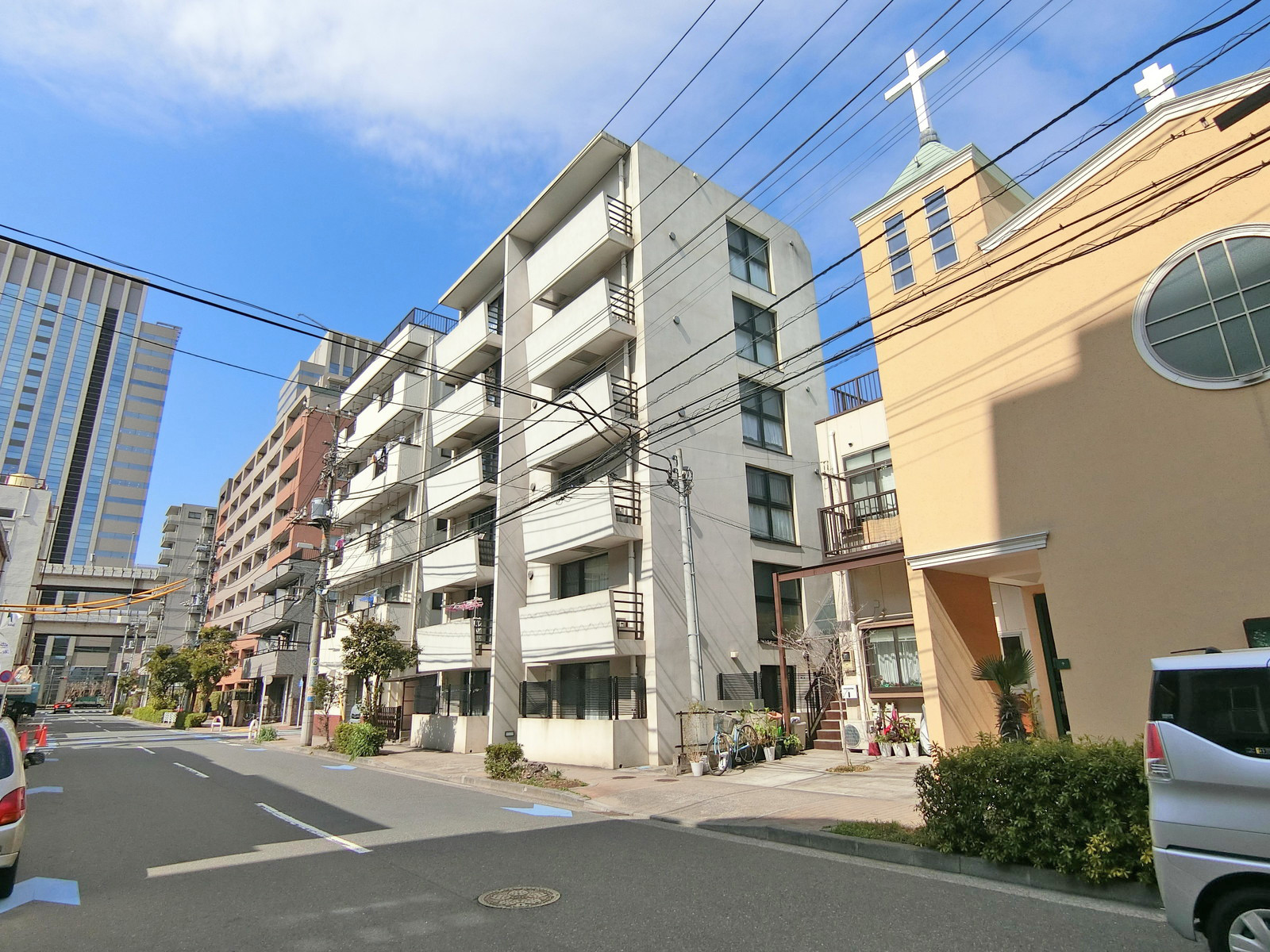 周辺は閑静なエリア