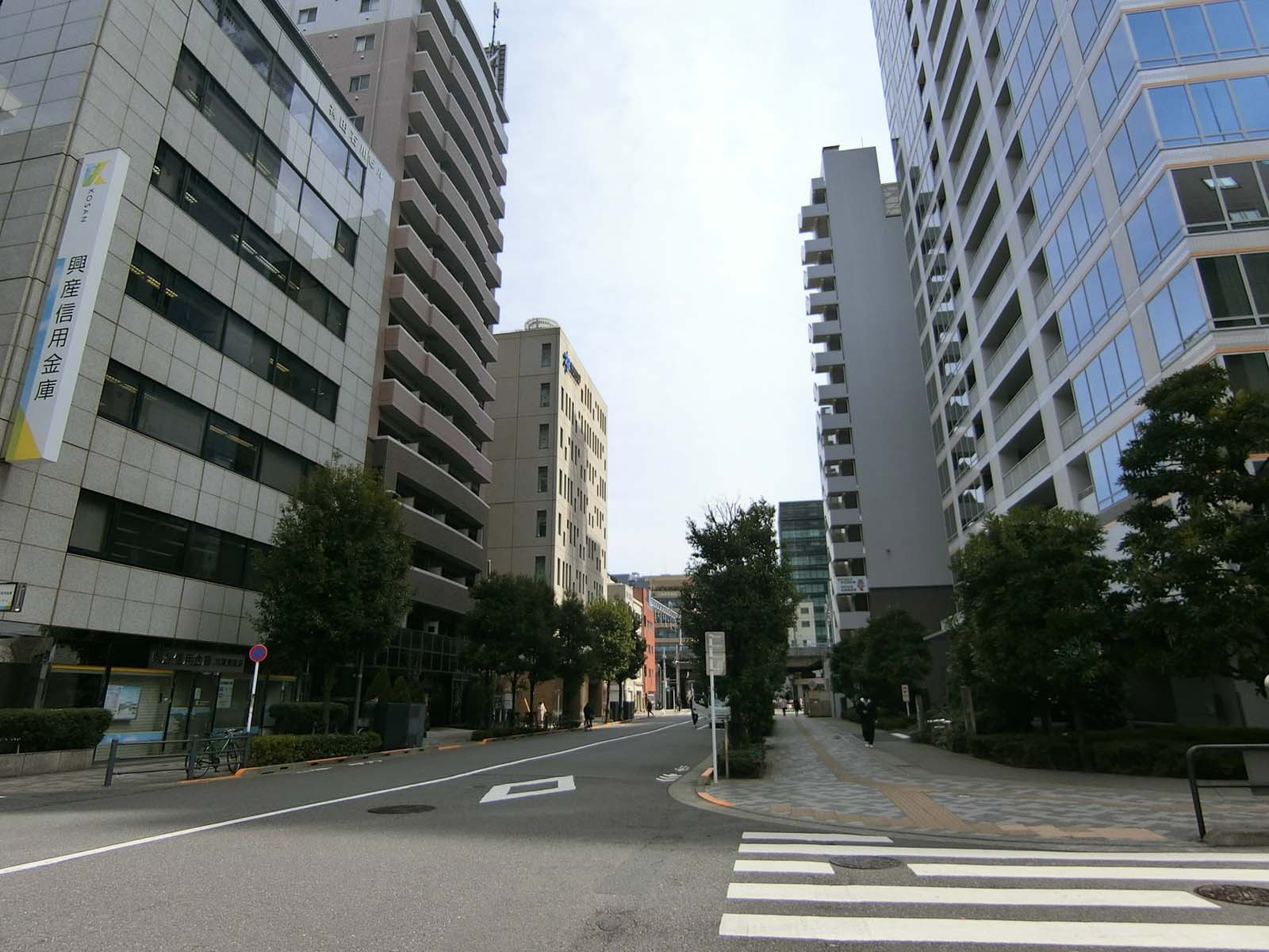 神田石川ビル前面の通り