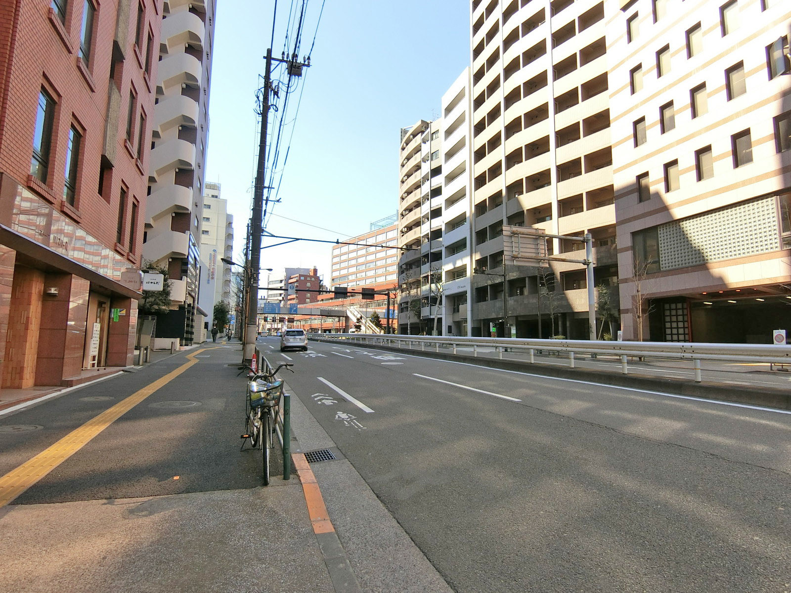 アクシス五反田ビル前面の通り