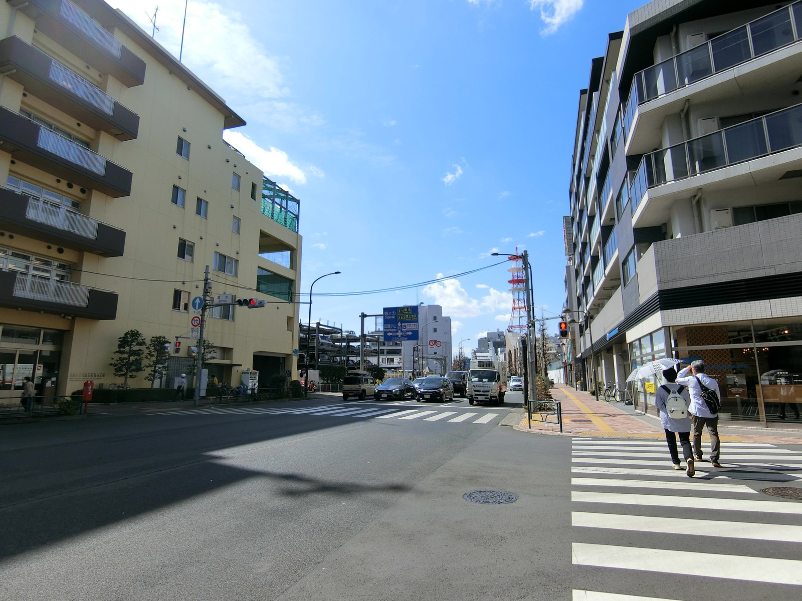 近くの目黒通り