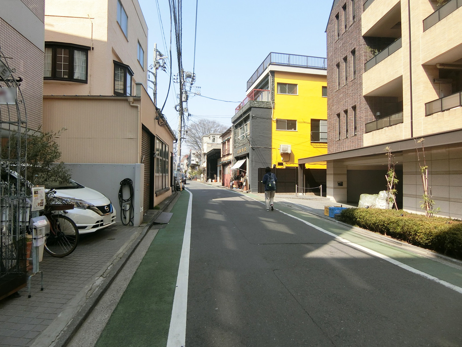 KTビル前面の通り