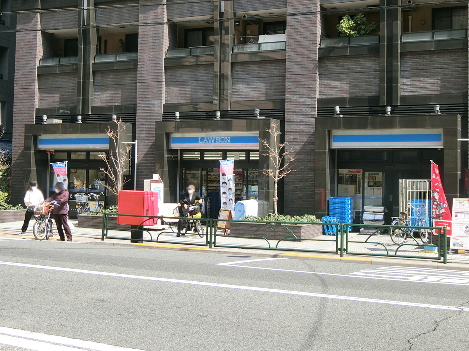 徒歩2分のローソン