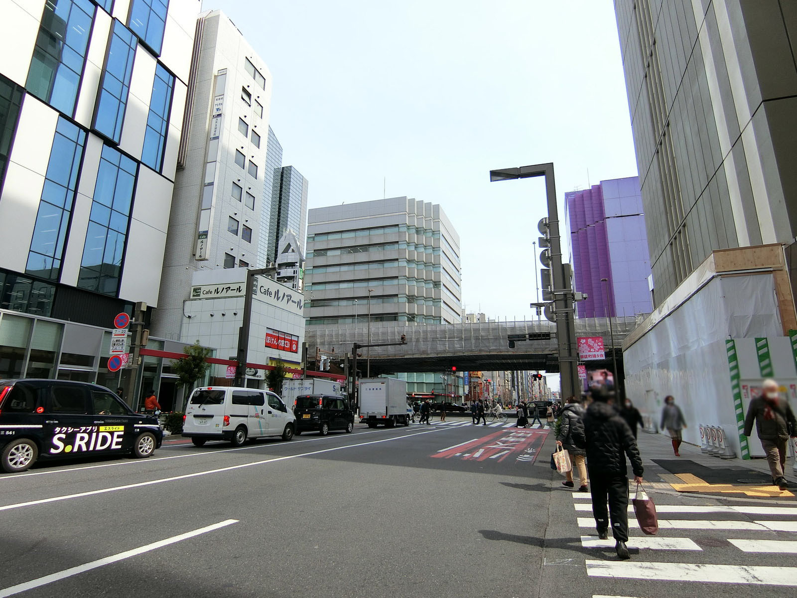 付近の昭和通り