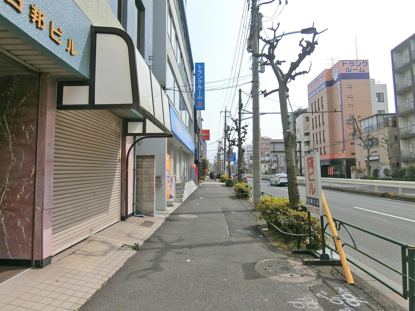 日邦ビル前面の通り