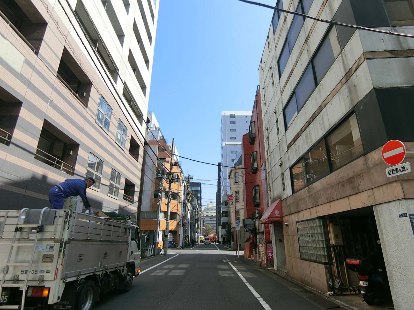 NOVEL WORK TSUKIJI前面の通り