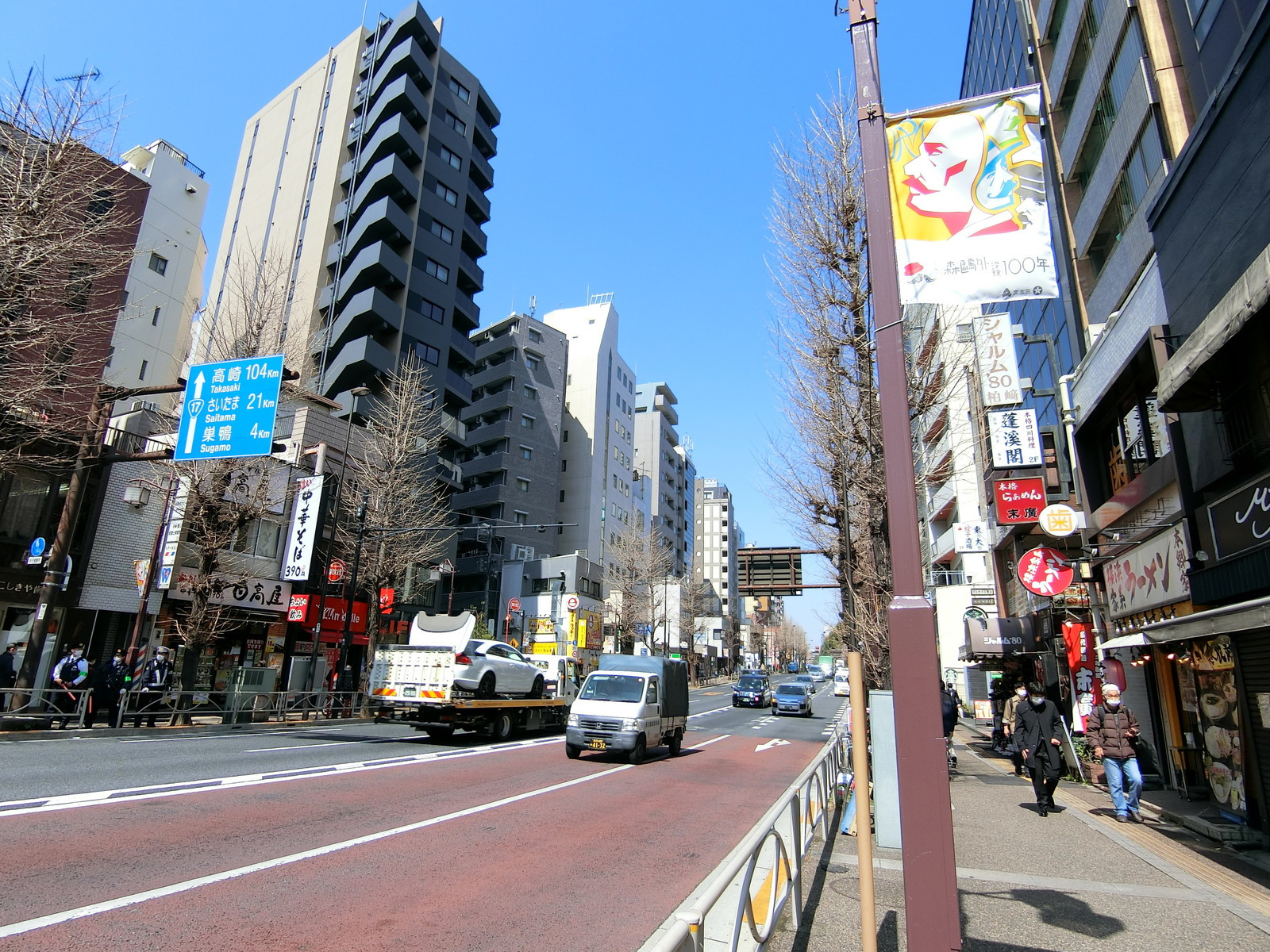 吉田ビル前面の通り