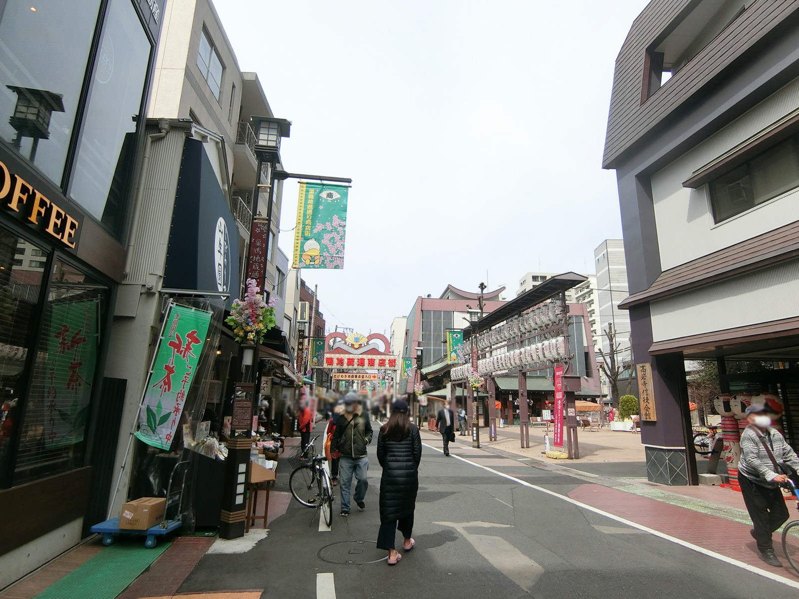 徒歩圏内の巣鴨地蔵通り商店街
