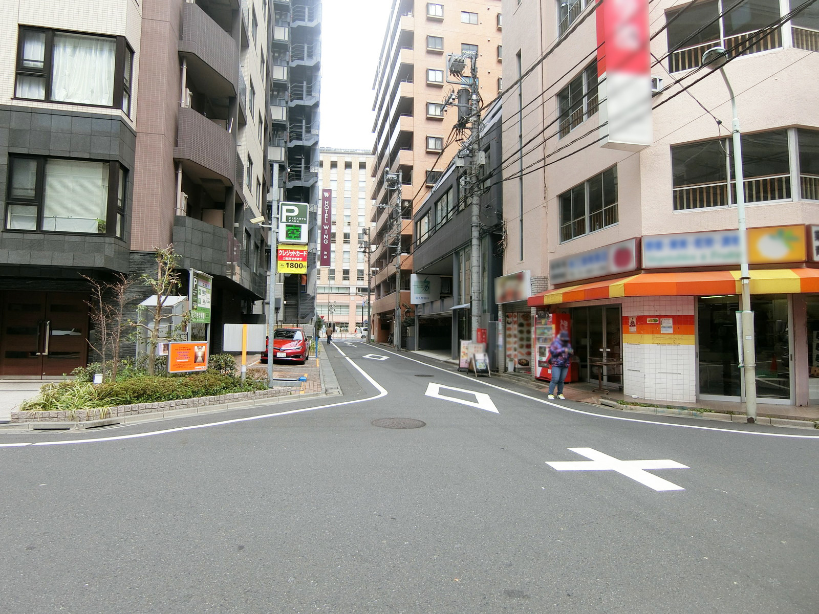第3露木ビル前面の通り