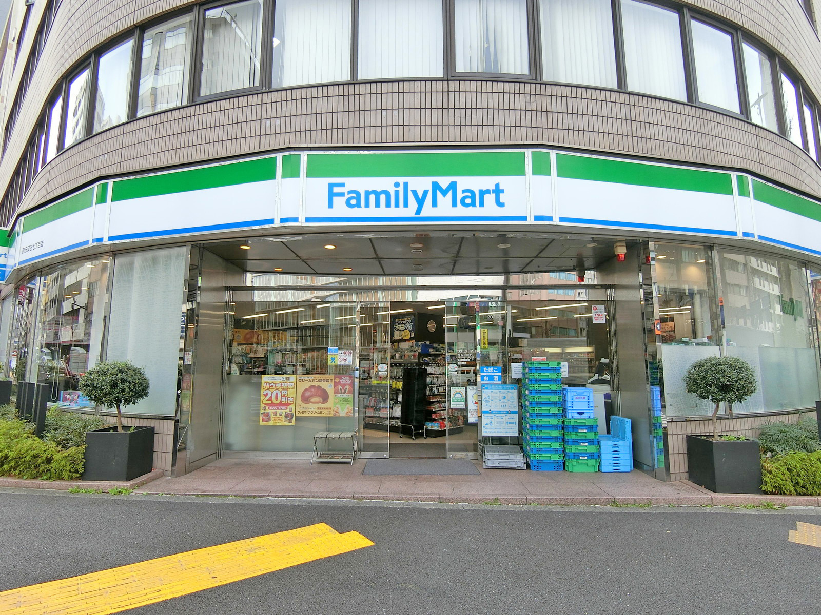 徒歩1分のファミリーマート西五反田七丁目店