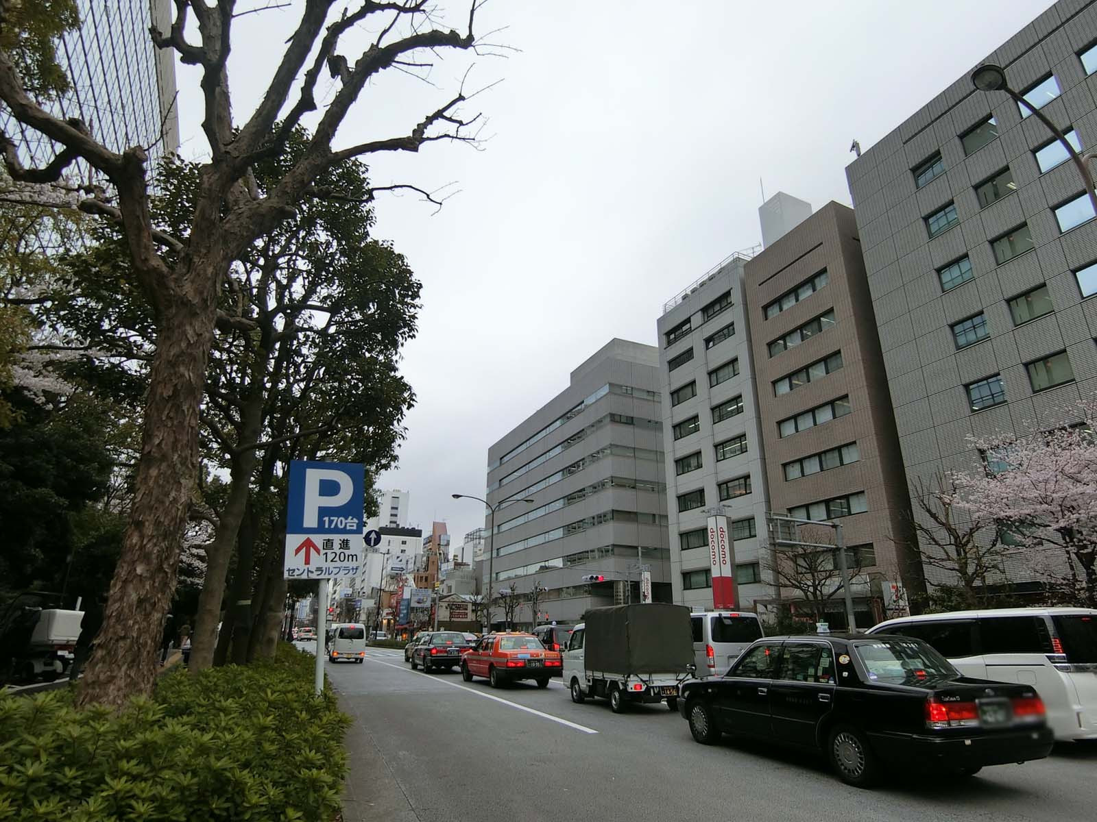 福升ビル前面の外堀通り