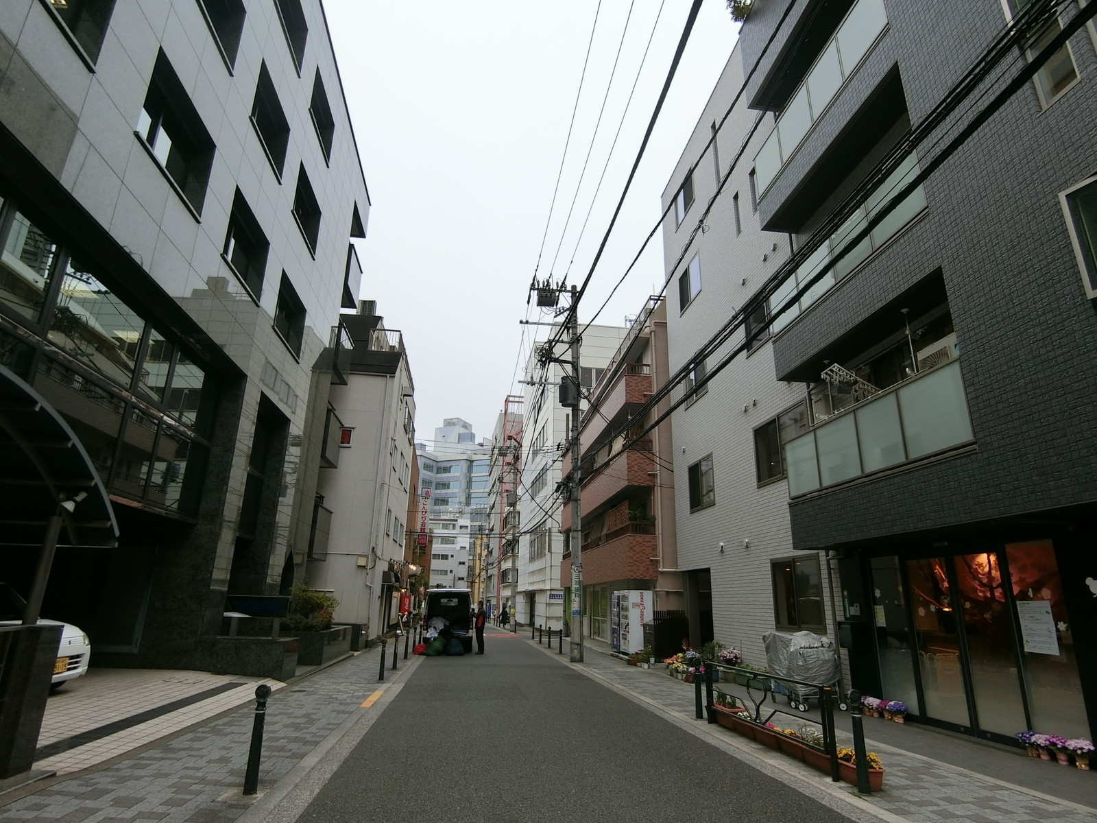 周辺は落ち着いた雰囲気のエリア