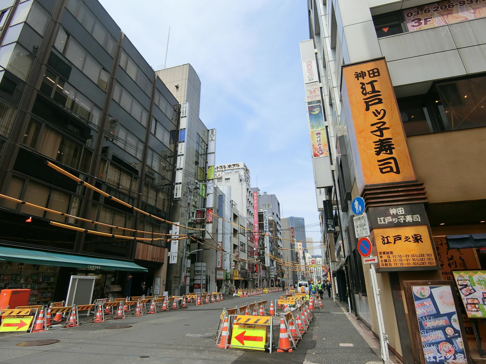 アドミラル神田ビル前面の通り