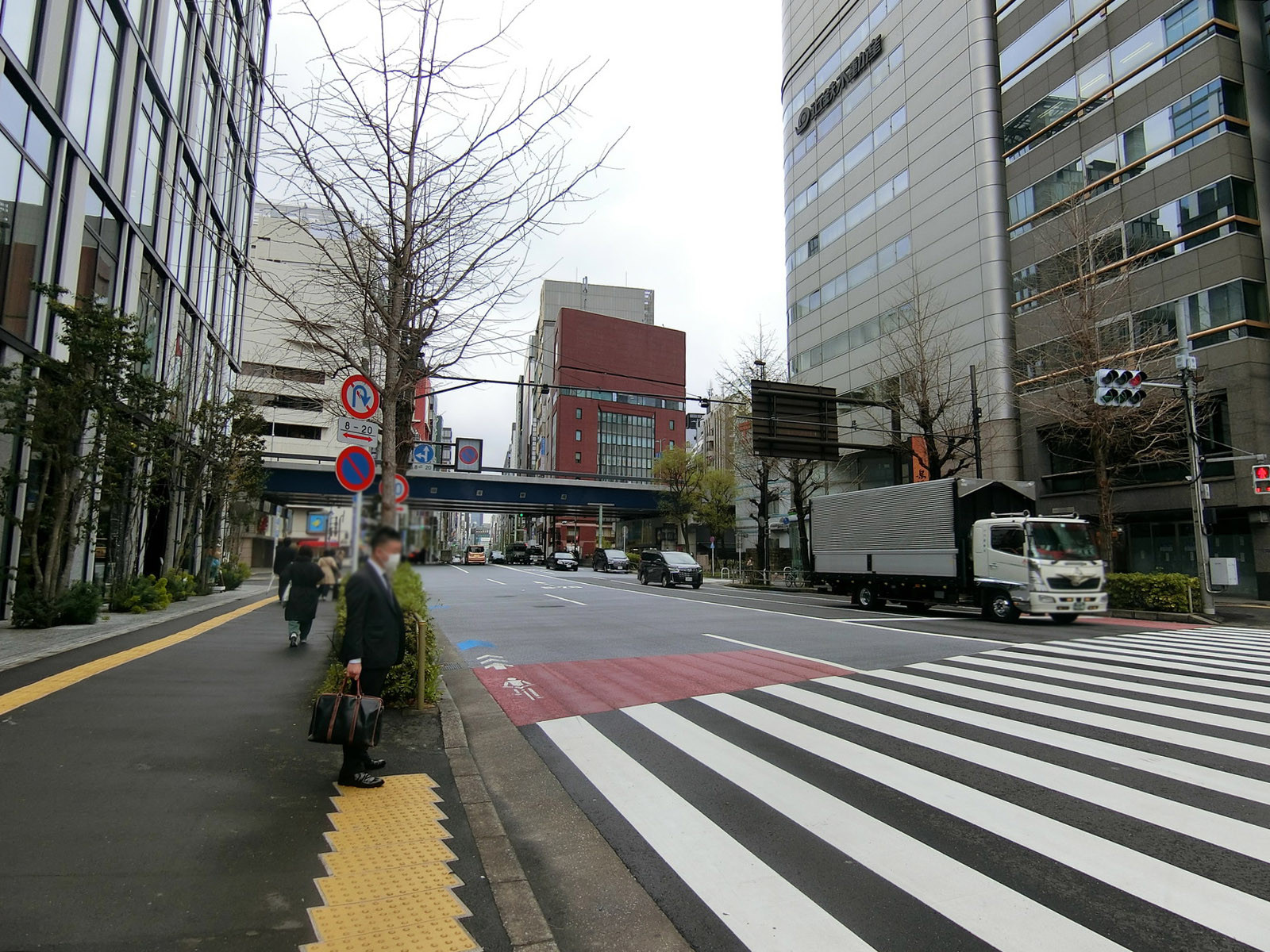 近くの中央通り