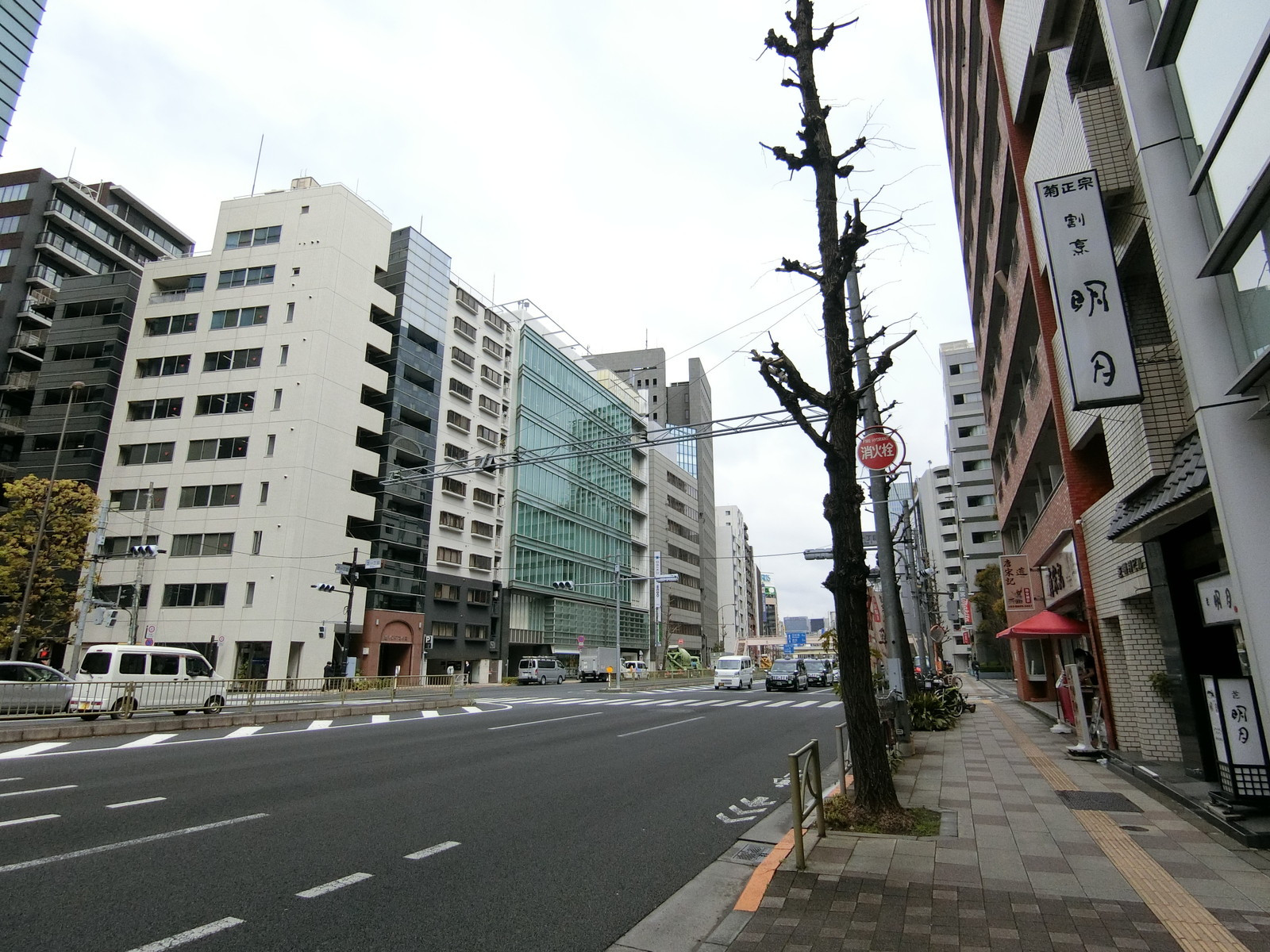 リオテック芝ビル前面の第一京浜