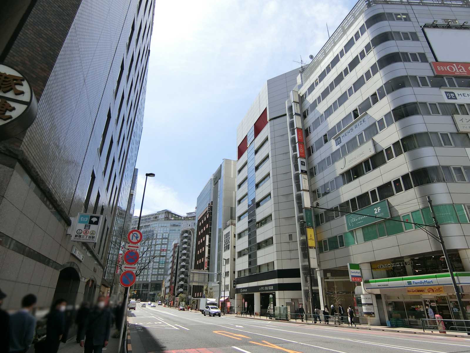 FORECAST新宿SOUTH前面の通り