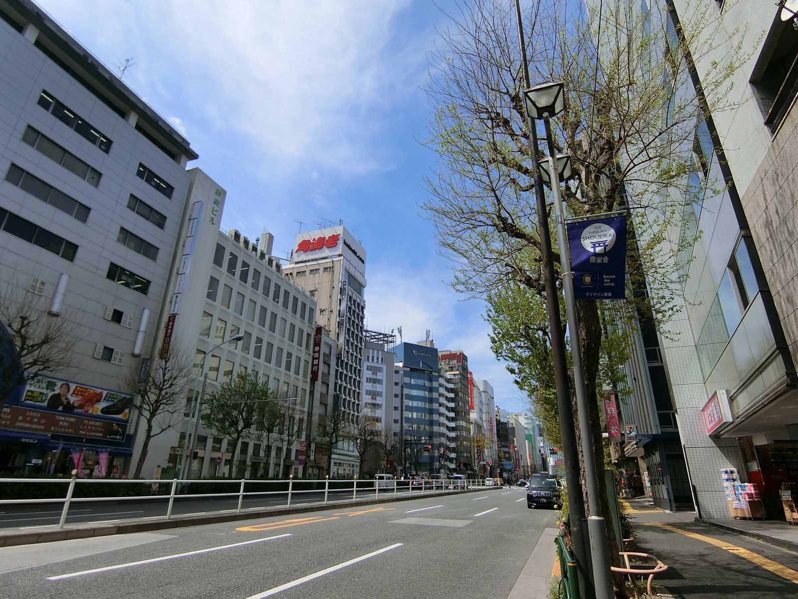 付近の靖国通り