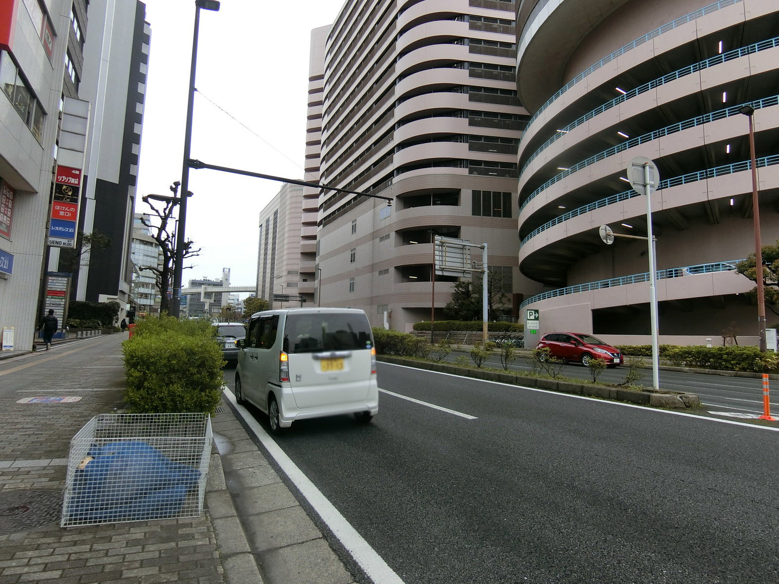 江澤ビル前面の千葉街道