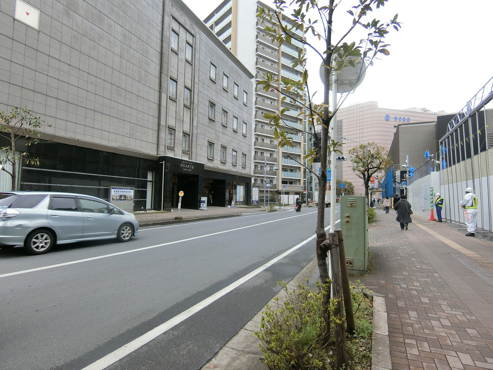 岩澤ビル前面の通り