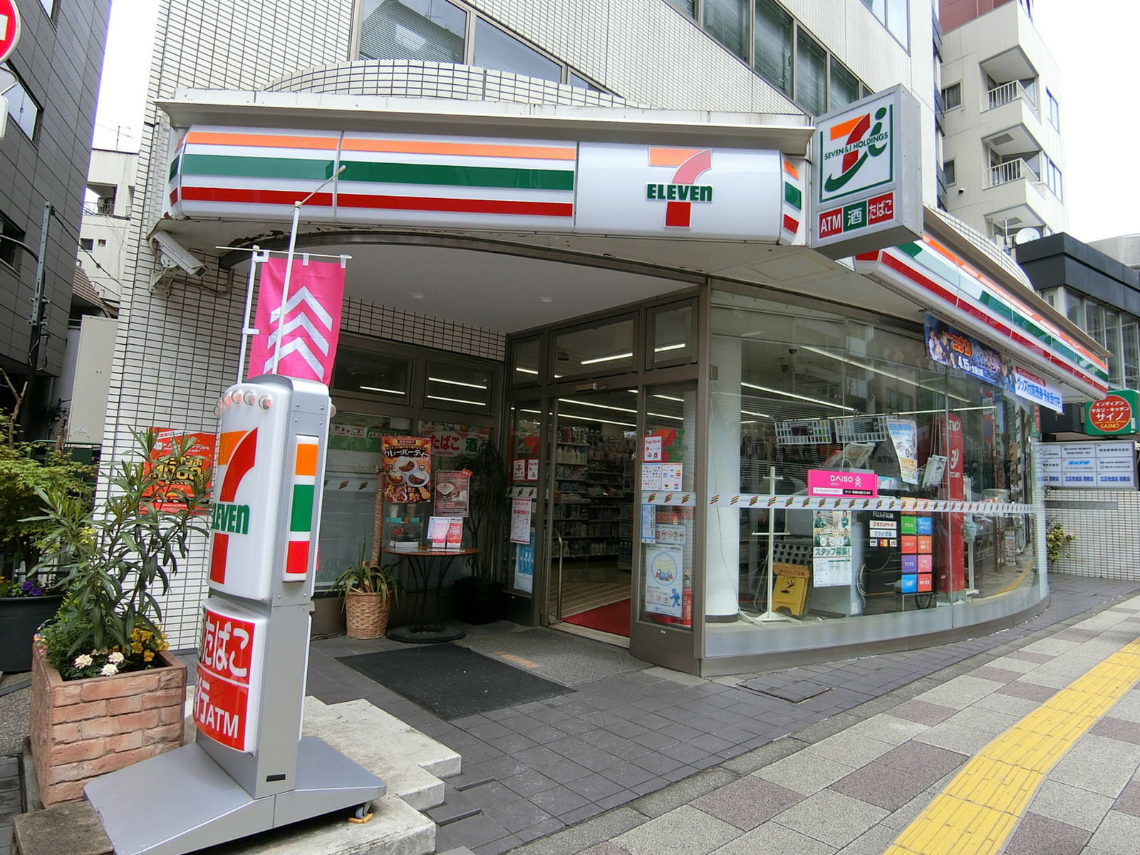 徒歩2分のセブンイレブン港区芝4丁目店
