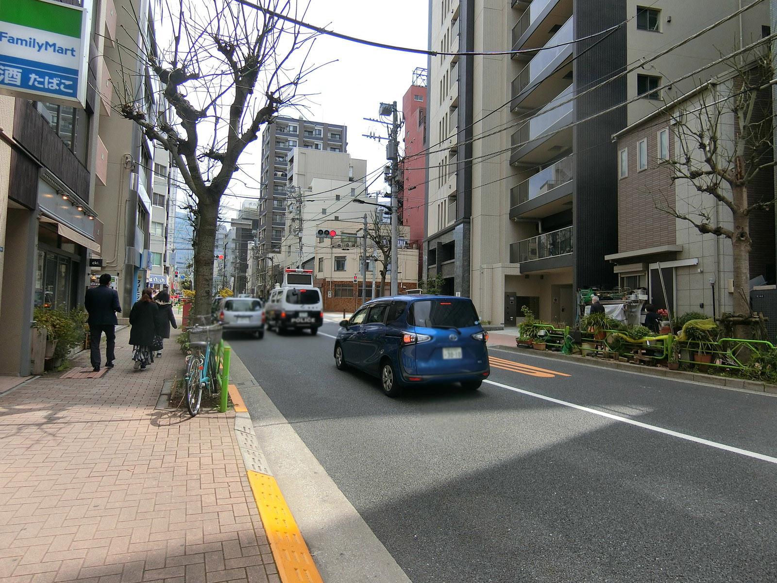 リベラ入船前面の通り