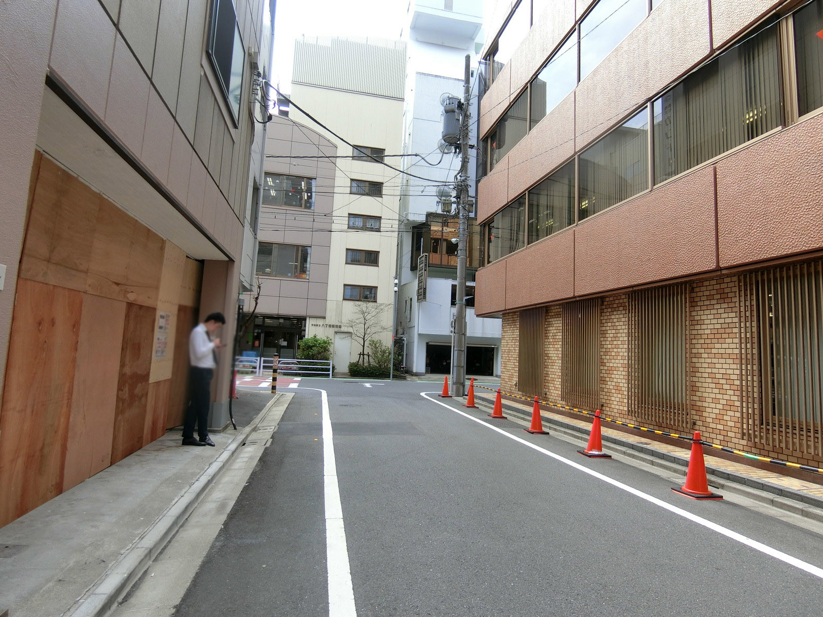 SKビル前面の通り