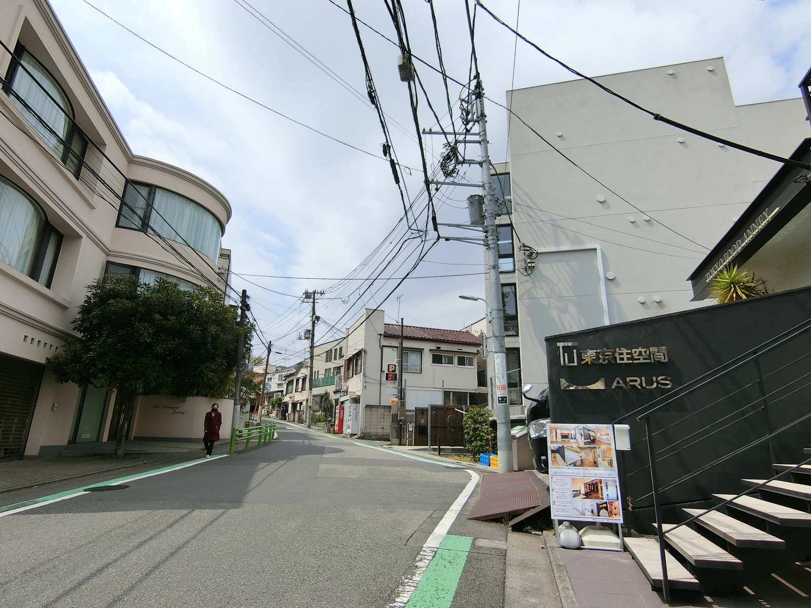 オフィス前面の通り
