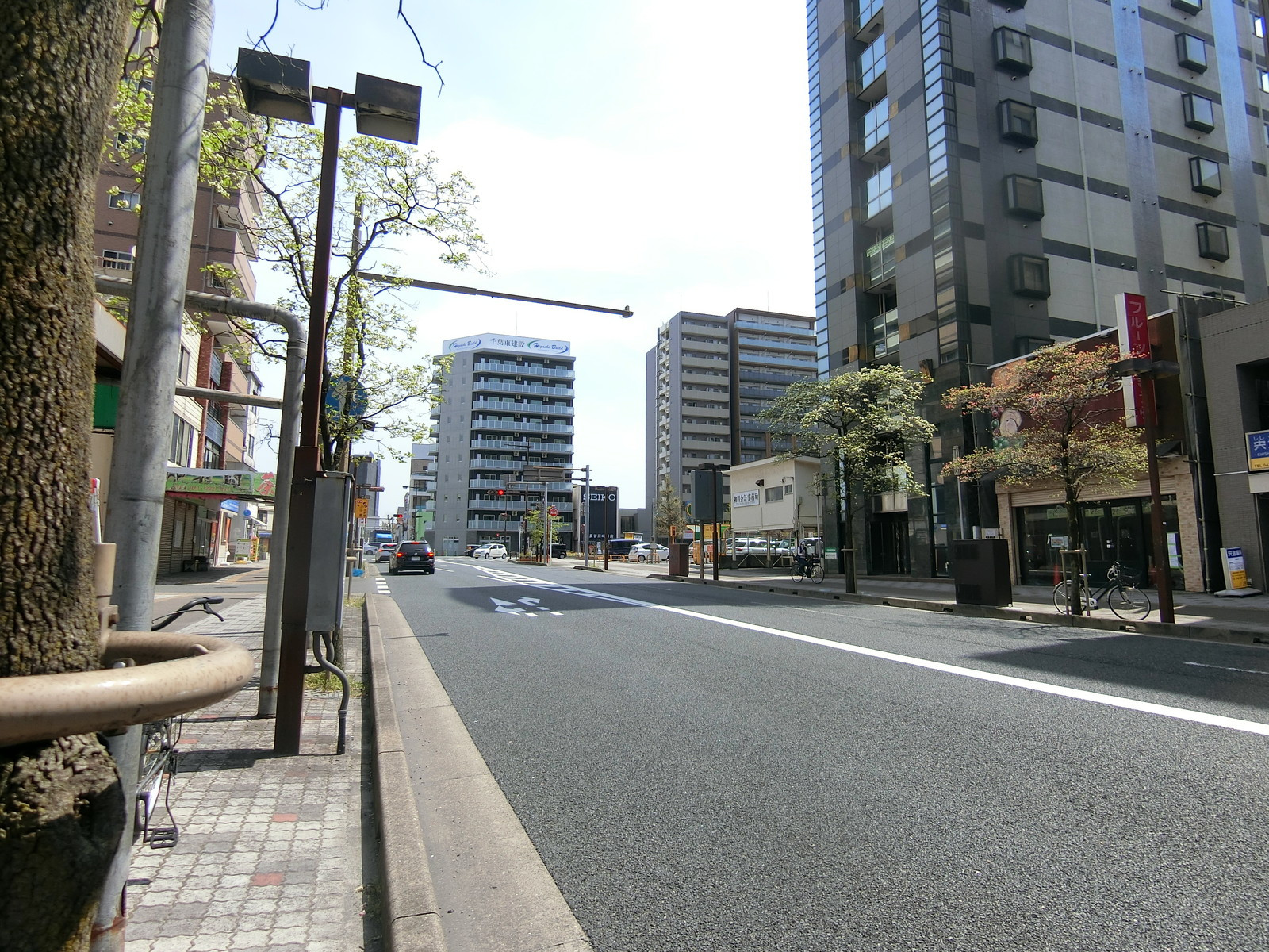 シグマビル前面の千葉街道
