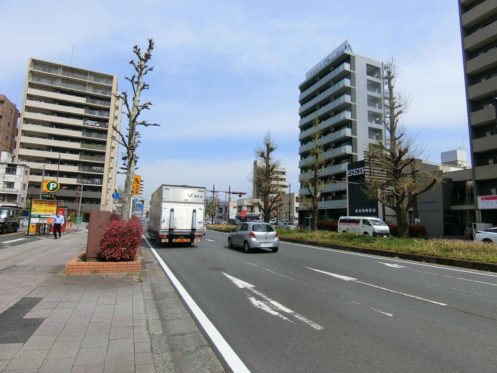 千葉広小路ビル前面の本町通り