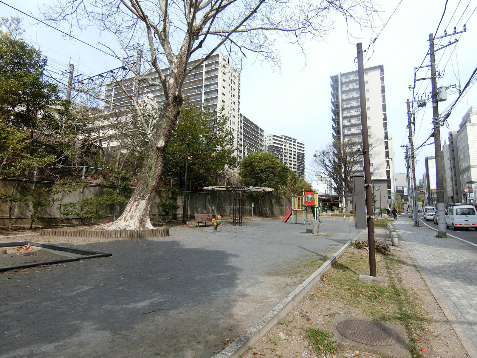 近くの千葉市本千葉公園
