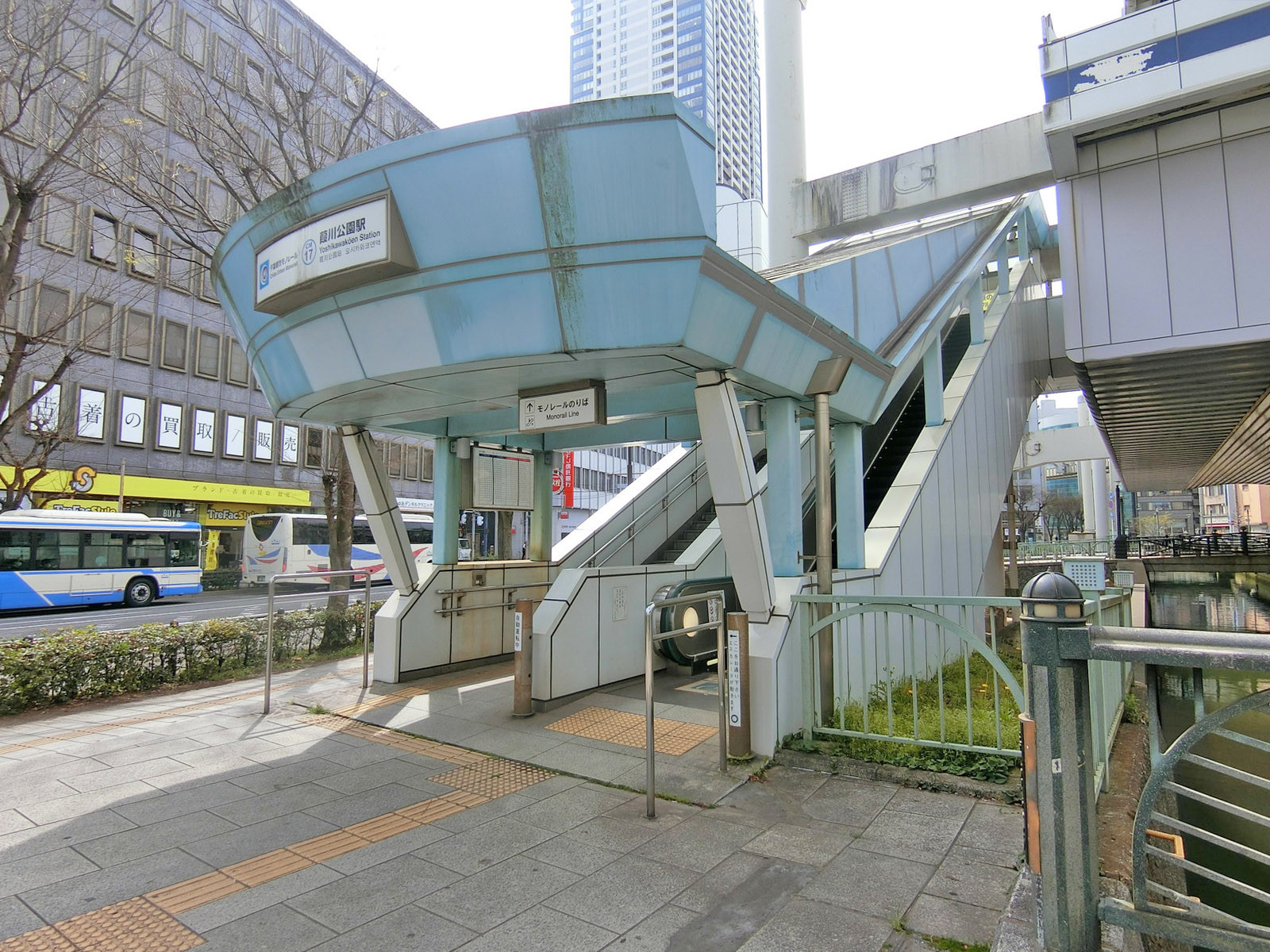 最寄りの「葭川公園駅」
