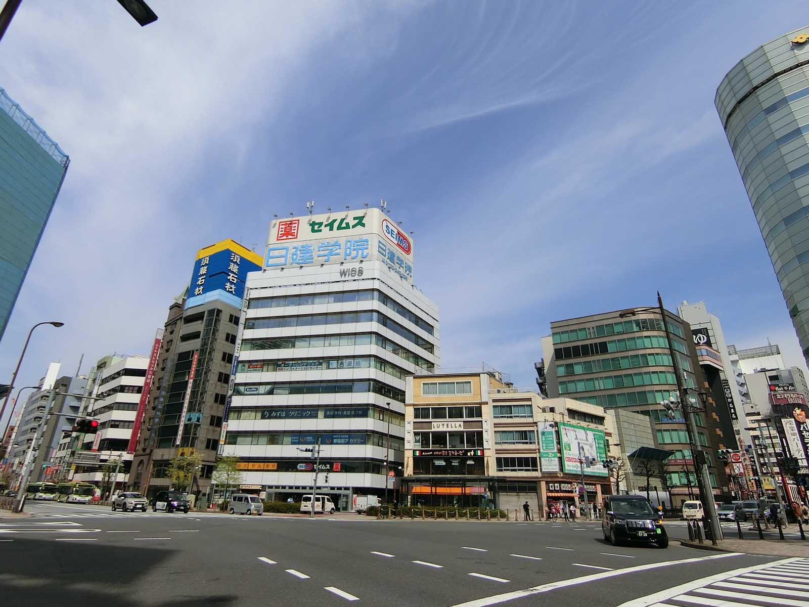 付近の西口五差路交差点