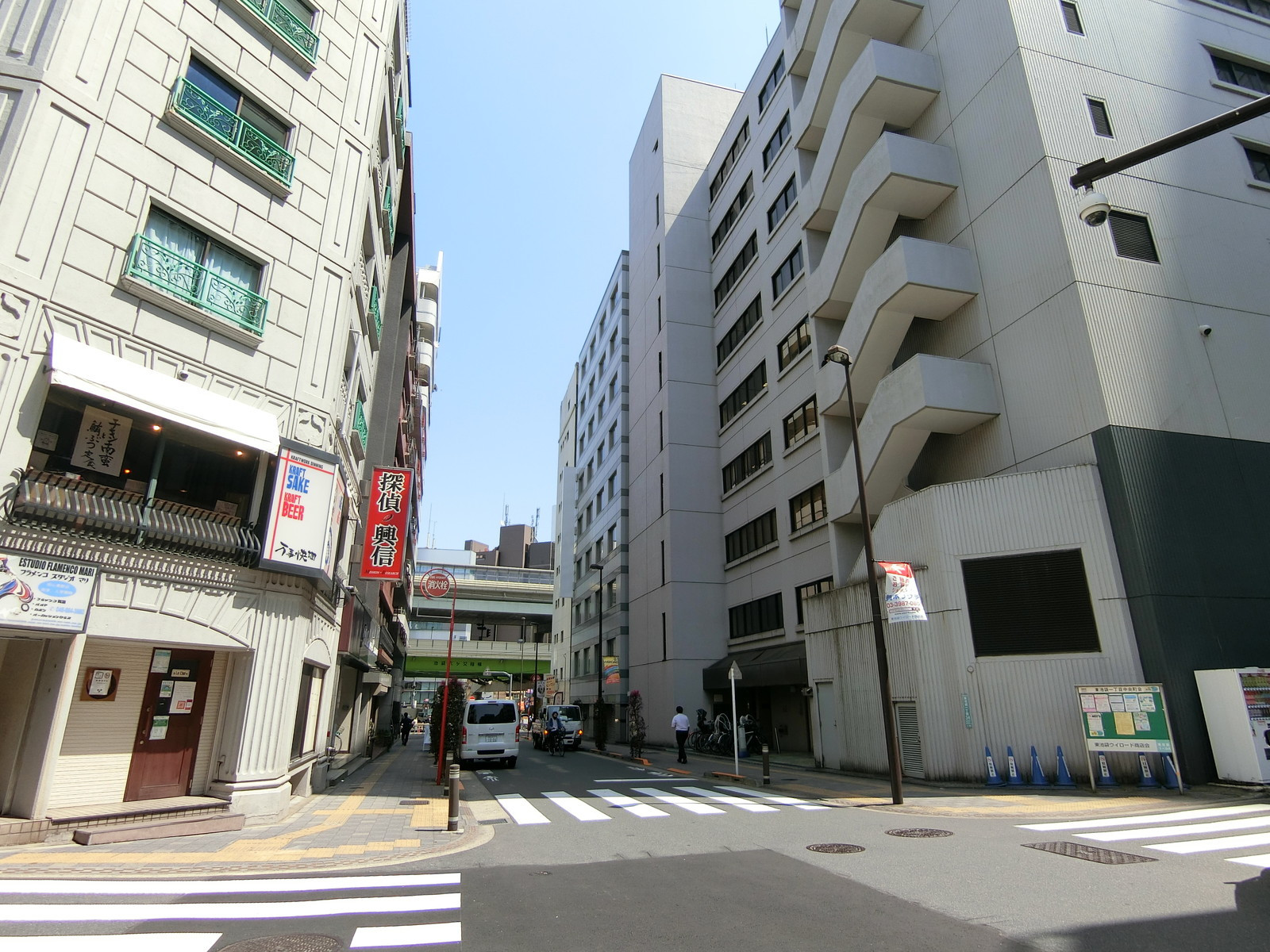 藤田ビル前面の通り