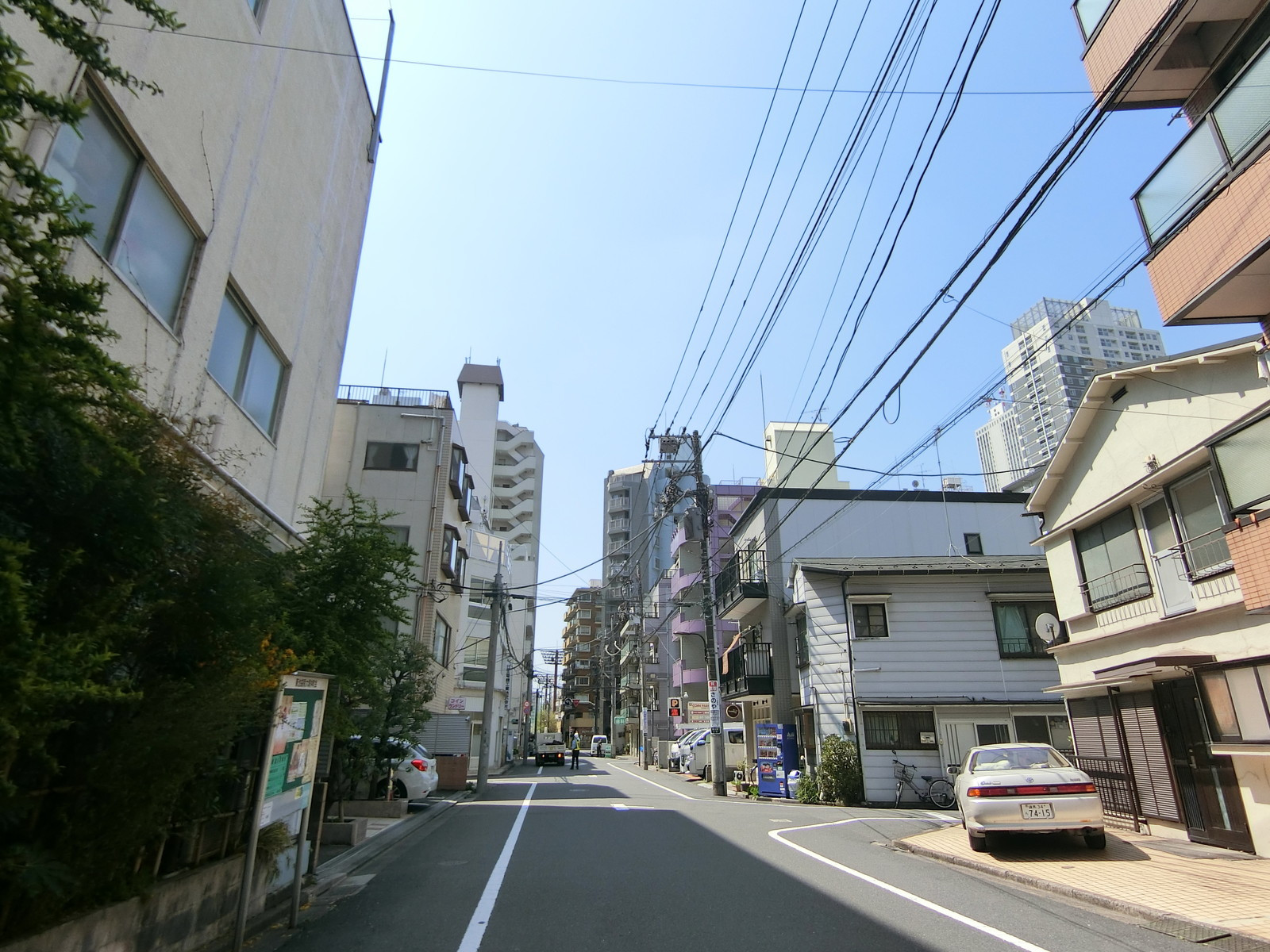 第一大中ビル前面の通り